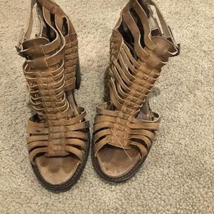 Freebird totum sandal